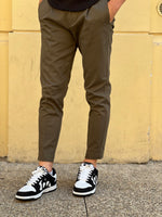 PANTALONE TAPERED FIT CON PINCES